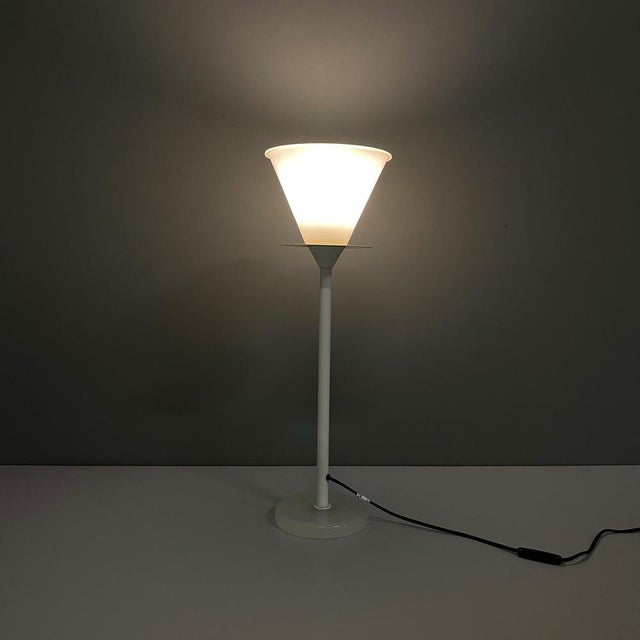 Italian Modern Table Lamp in Murano Glass and Yellow Metal, 1980s For Sale - Image 4 of 17