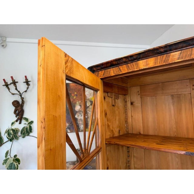 Biedermeier Display Cabinet in Walnut For Sale - Image 9 of 16