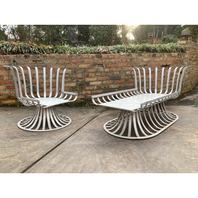 Metal Mid 20th Century Russell Woodard Patio Chaise and Lounge Chair, Attributed to Herbert Saiger - Set of 2 For Sale - Image 7 of 9