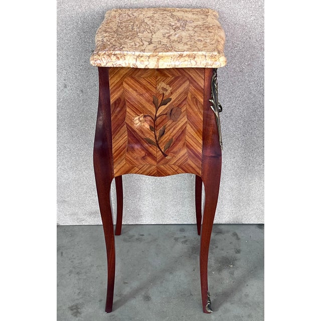 Antique Louis XV French Marquetry Marble Top Nightstands, Set of 2 For Sale In Miami - Image 6 of 18