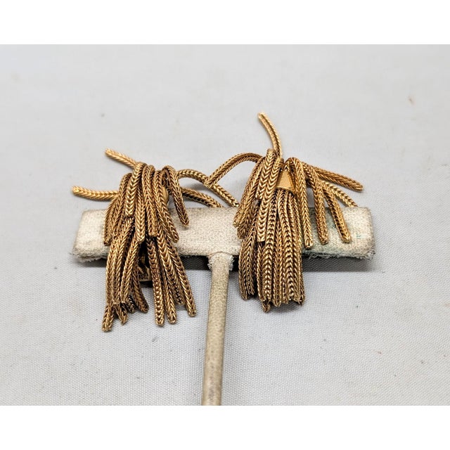 Vintage 1950s Signed Napier Goldtone Fringe Clip Earrings-2 Pieces For Sale In Philadelphia - Image 6 of 6
