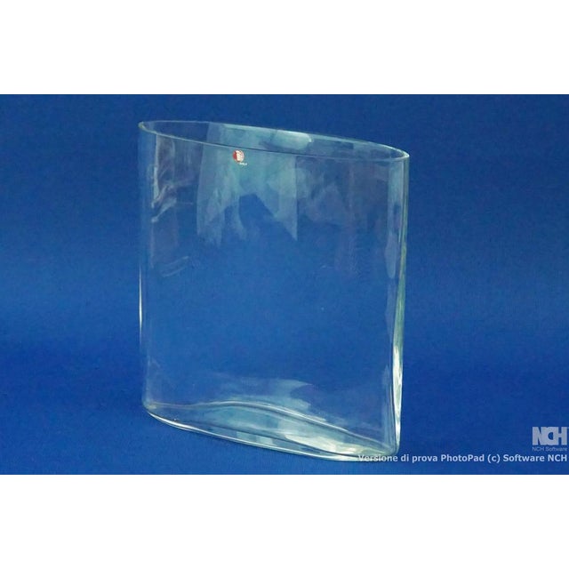 20th Century Scandinavian Modern Vase with an Ellipsoidal Section in Transparent Glass by Tapio Wirkkala, Finland, 1960s For Sale - Image 8 of 18