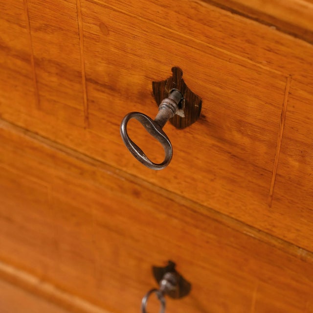 Antique Chest of Drawers in Walnut, 1780s For Sale - Image 6 of 8