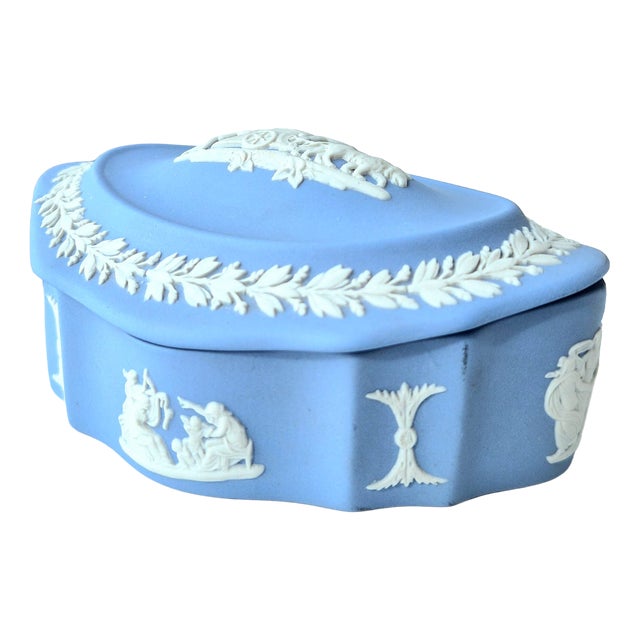 Vintage Neoclassical Blue Jasperware Jewelry Oval Lidded Trinket Box with Cherubs by Wedgwood, 1960s For Sale