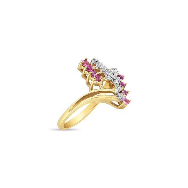 Contemporary Ruby Diamond Cluster Ring 14k Yellow Gold, Size 9 For Sale - Image 3 of 3