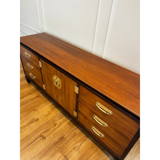 Vintage Mid-Century Modern Chin Hua Style Credenza Sideboard Cabinet Long Dresser by Lane Furniture For Sale - Image 9 of 17