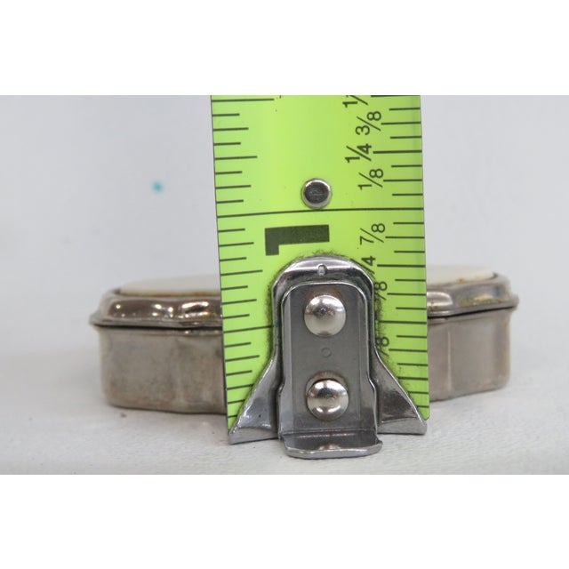 Silver Metal Pill Box Small Compact Vintage Trinket Storage With Clasp Closure 4760b For Sale - Image 8 of 12