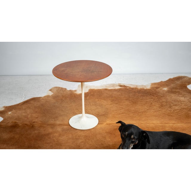Mid-Century Modern Vintage Knoll International Saarinen Walnut Tulip Side Table For Sale - Image 3 of 13