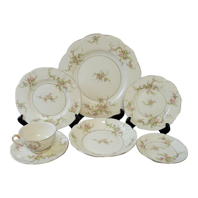 Mid 20th Century Traditional Theodore Haviland “Rosalinde” Dinnerware Set - 42 Piece For Sale