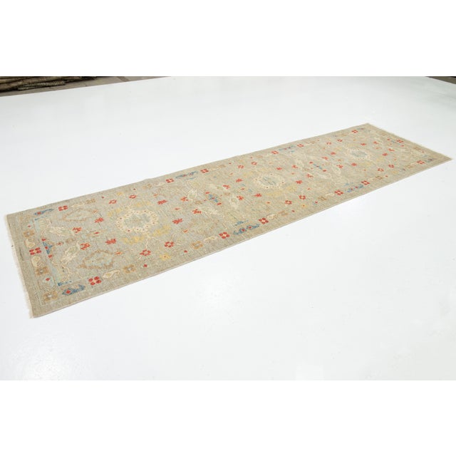 Modern 21st Century Modern Sultanabad Floral Wool Runner in Light Gray For Sale - Image 3 of 9