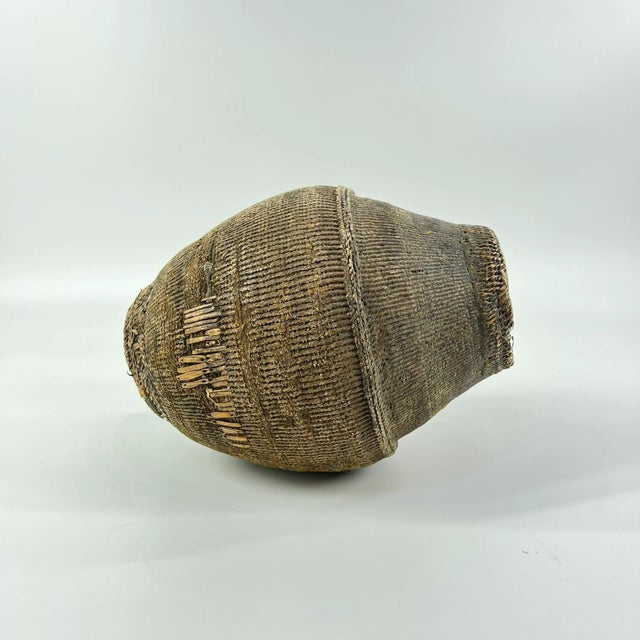 Early 20th Century Early 20th Century Basket Container with Lid Ethiopia MATTER COLLECTION For Sale - Image 5 of 9