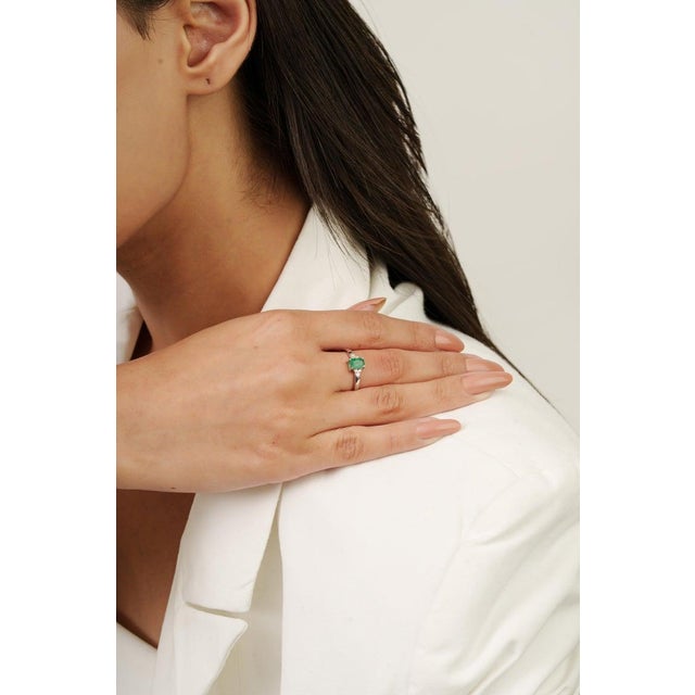 Green Dainty Natural Emerald & Diamond Prong Ring in 925 Silver - Size 7.5 For Sale - Image 8 of 11