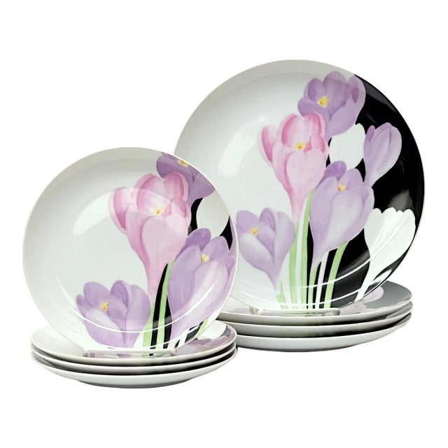 Mikasa Fine Porcelain 'Vogue' Tulip Plates - Place Settings for 4/Set of 8 For Sale