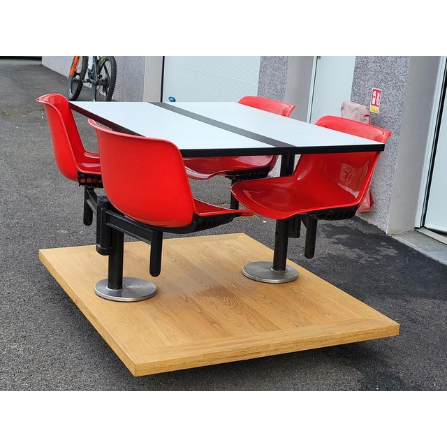 Plastic Modus Table and Chairs by Osvaldo Borsani for Tecno, 1970, Set of 5 For Sale - Image 7 of 18