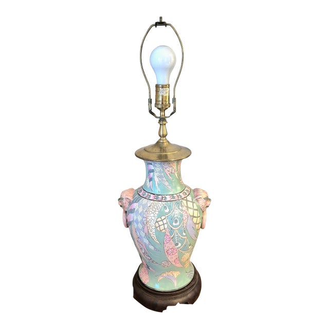 1980s Heyward House Pastel Teal & Pink Tobacco Leaf Ceramic Table Lamp W/ Foo Dog Handles Chinoiserie Hollywood Regency Palm Beach For Sale