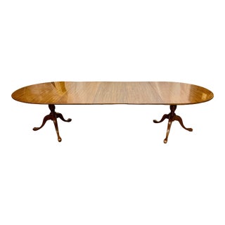 Vintage Davis Cabinet Company Queen Anne Style Mahogany Extension Dining Table For Sale