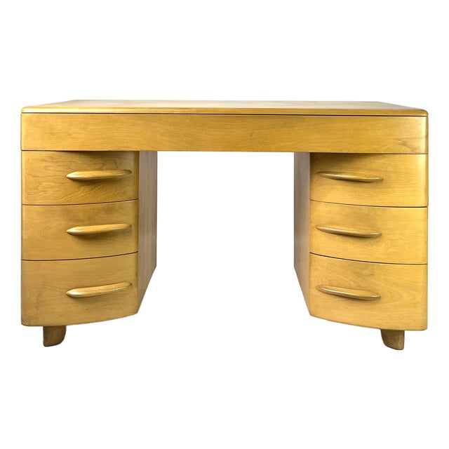 Mid-Century Modern Heywood-Wakefield Solid Birch Kneehole Desk in "Wheat" Finish For Sale