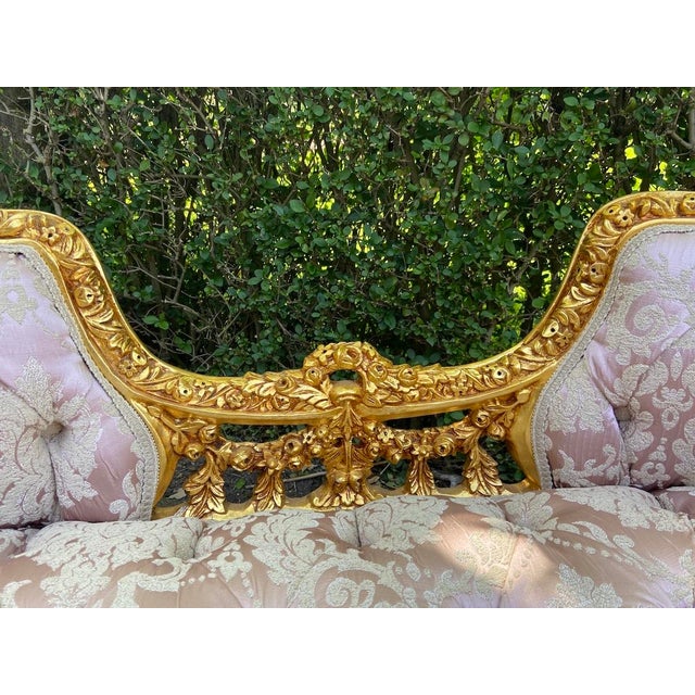 1970s French Louis XVI Gilt Beech Pink Damask Settee - 1Pc For Sale - Image 9 of 17