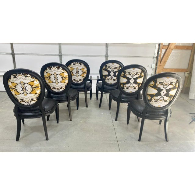 Traditional Dining Room Chairs With Chain Stitching Velvet Details ...
