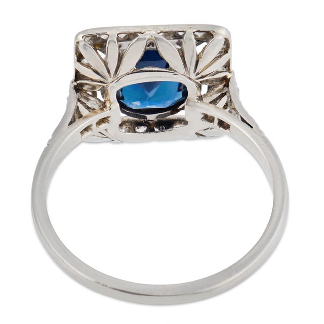 1930s French Art Deco Gia 2.00 Carat Sapphire Diamond 18k White Gold Ring, Size 6.75 For Sale - Image 4 of 4