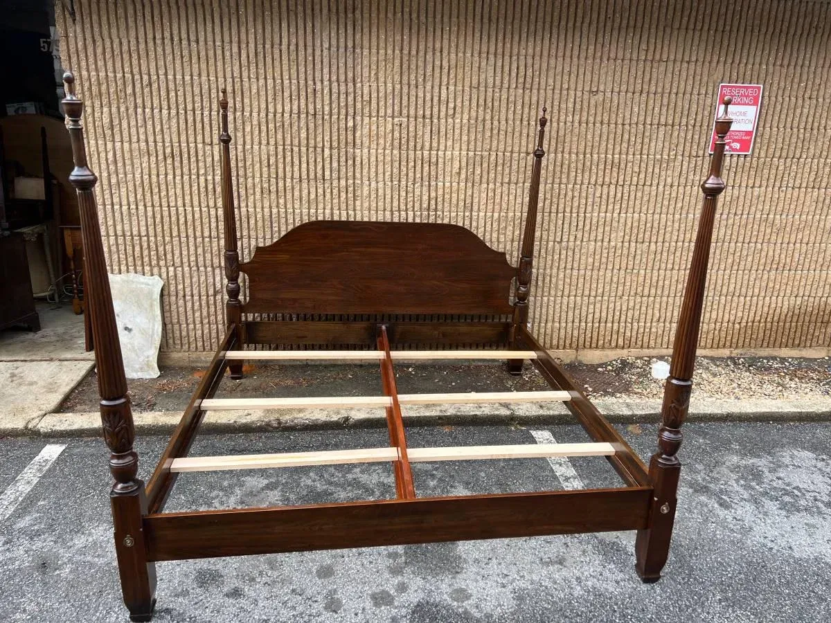 1980s Harden Furniture King Size 4 Poster Solid Cherry Bed Frame