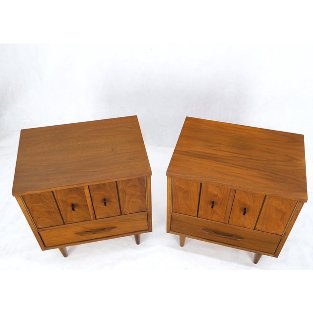 Light Walnut Double Door Compartment One Drawer Cone Tapered Legs End Tables For Sale - Image 6 of 18