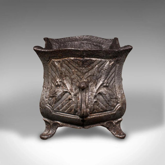 1900s Victorian Antique Art Nouveau Planter, French, Windowsill, Outdoor, Jardiniere For Sale - Image 4 of 11