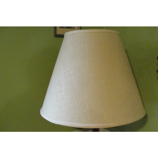 1950s Mid-Century Modern Modeline Style Walnut and Glass End Table Lamp For Sale - Image 5 of 13