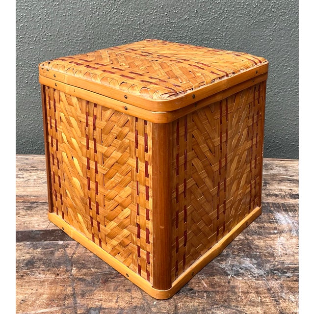 Vintage Shanghai Weave Hinged Lidded Box For Sale In West Palm - Image 6 of 11