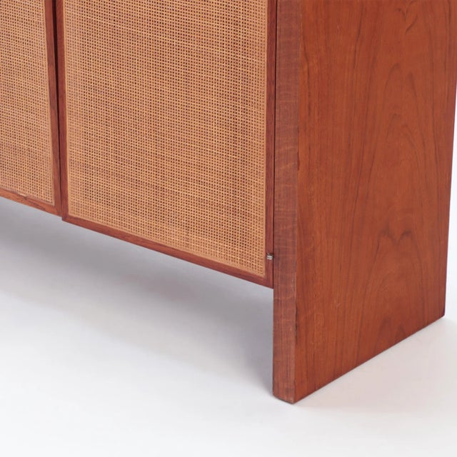 1960s American Mid-Century Modern Credenza For Sale - Image 9 of 10