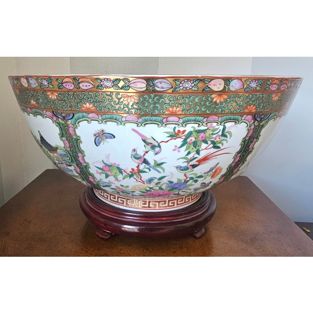 Mid Century Chinese Export Rose Medallion Punch Bowl on Wood Stand For Sale In Washington DC - Image 6 of 11