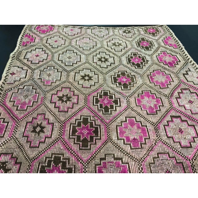 Textile 1960s Vintage Turkish Anatolian Geometric Design Handmade Wool Kilim Rug - 6′6″ × 11′1″ For Sale - Image 7 of 11