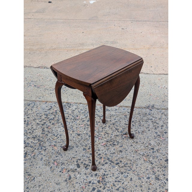 Mid 20th Century Mid 20th Century Baker Furniture Solid Mahogany Traditional Style 26" Pembroke Drop Leaf Accent End Table For Sale - Image 5 of 10