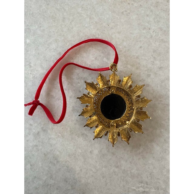 Lovely vintage gold tone metal Christmas ornament. Can repurpose as a gift jewelry pendant.