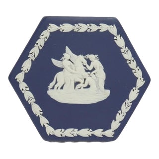 Wedgwood Jasperware Trinket Box For Sale