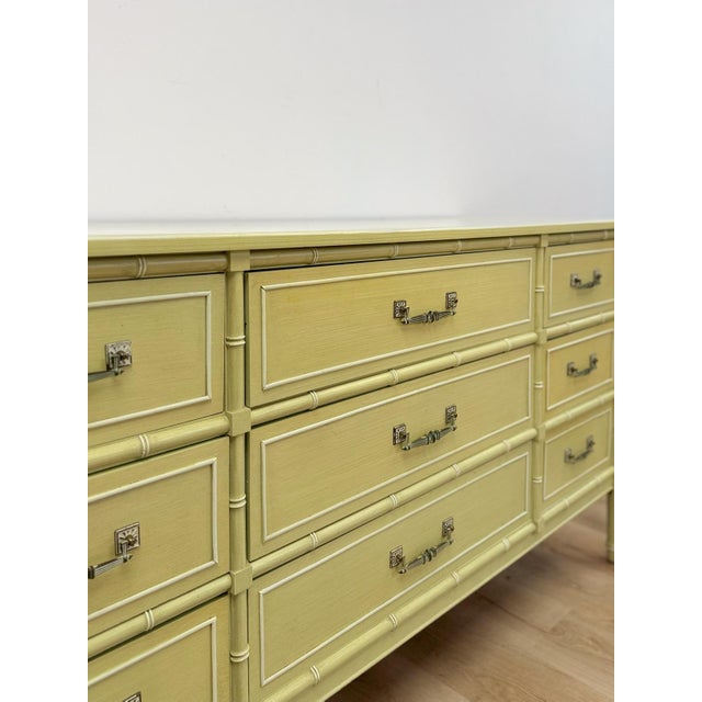 Wood Mid 20th Century Coastal Henry Link Bali Hai Green Faux Bamboo 9 Drawer Dresser Hollywood Regency For Sale - Image 7 of 16