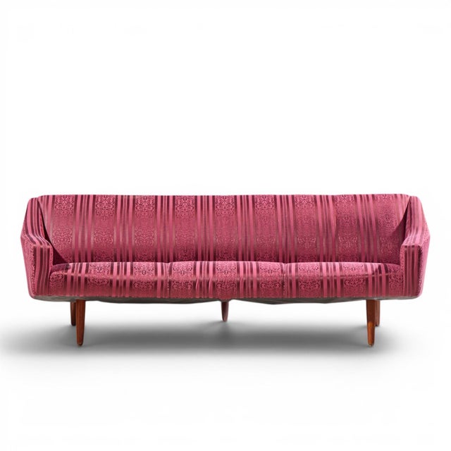 Georg Thams Mid Century Danish Teak Curved Sofa This sofa measures: 90 wide x 32 deep x 29.5 inches high, with a seat...