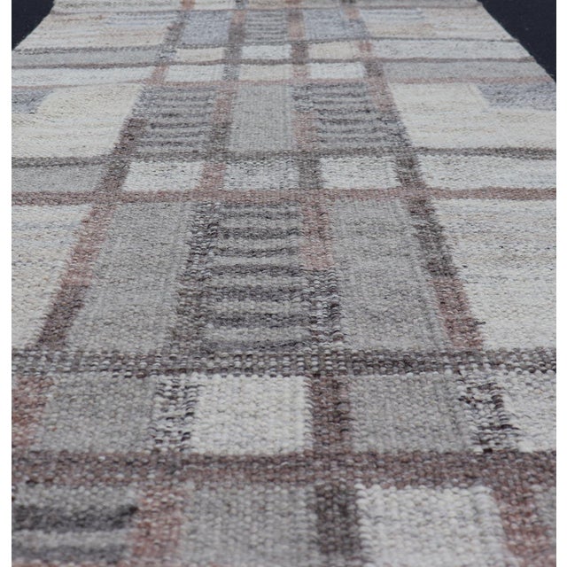 Scandinavian Hand-Woven Wool Grey Rug by Keivan Woven Arts , 3'2" X 4'11" For Sale In Atlanta - Image 6 of 8