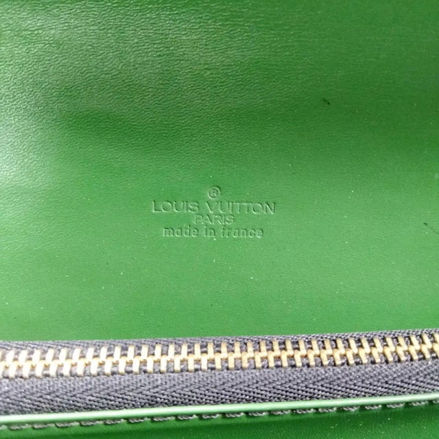 An Authentic 1993 Louis Vuitton Black and Green Epi Leather Hoche Shoulder Bag 4 For Sale - Image 6 of 15