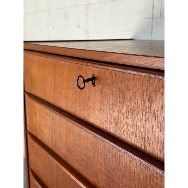Teak Tallboy Dresser With 6 Drawers Danish Mid-Century Modern 1960s For Sale In Los Angeles - Image 6 of 12