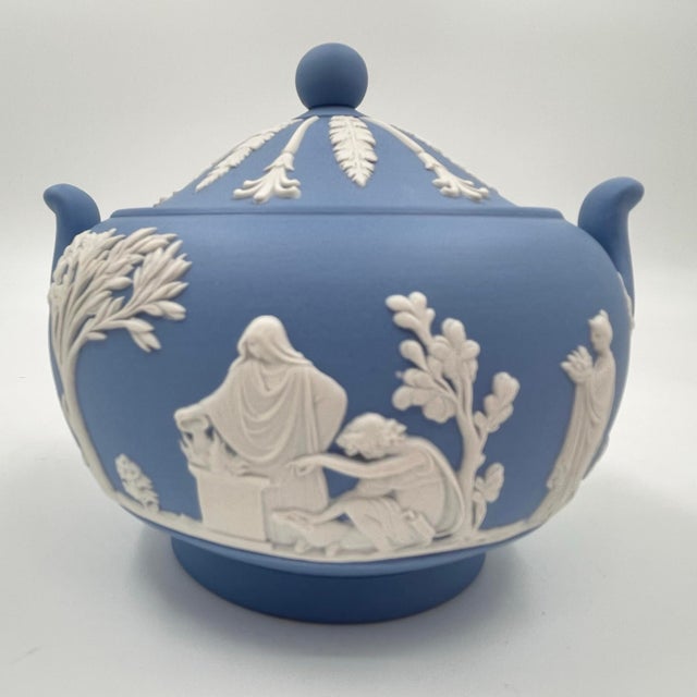 Wedgwood Vintage Wedgwood Blue Jasperware Covered Sugar Bowl or Lidded Trinket Dish For Sale - Image 4 of 11