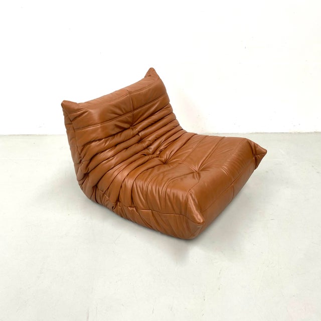 Animal Skin Togo Lounge Chair in Dark Cognac Leather attributed to Michel Ducaroy for Ligne Roset For Sale - Image 7 of 13