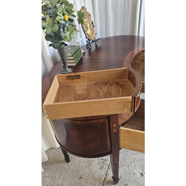 Hekman, Federal Style, Kidney-Shaped Desk, 1970s For Sale - Image 12 of 17