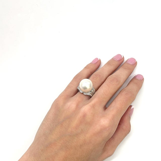 Late 20th Century Late 20th Century 18k White Gold Pearl Cocktail Ring With Diamonds, Size 7 For Sale - Image 5 of 7