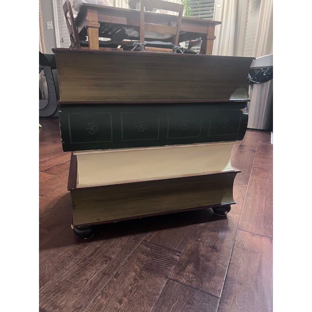Late 20th Century European Style Vintage 1996 Trompe l'Oeil Stacked Book Chairside Table by Tec Inc. For Sale - Image 4 of 8
