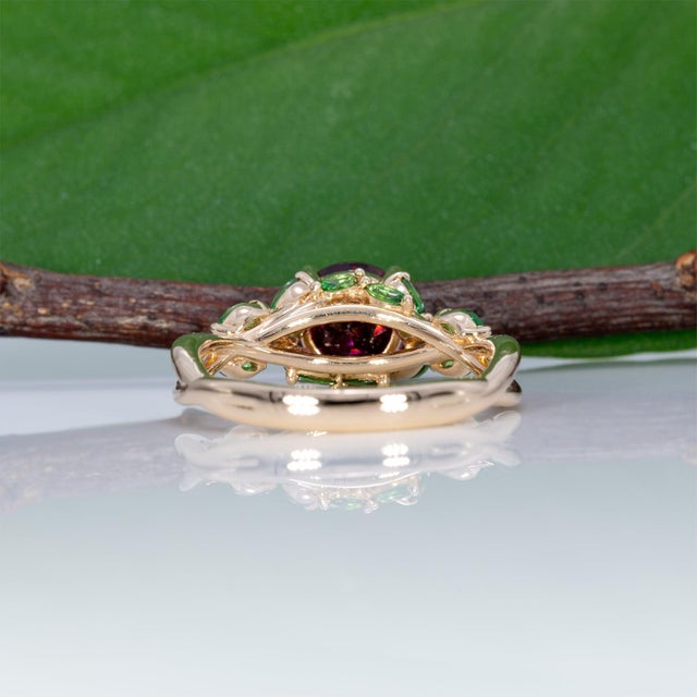 Purple 1.78Ct Purple Garnet Ring With Tsavorite Garnet Accents in Solid 14k Gold, Size 6.75 For Sale - Image 8 of 9