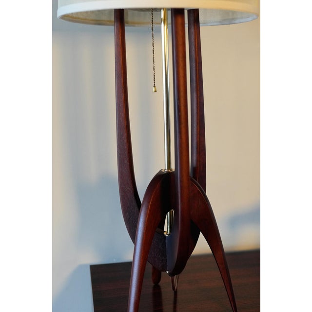1960s Mid Century Modern R&j Manufacturing Model 30 Table Lamps - a Pair Restored For Sale - Image 9 of 18
