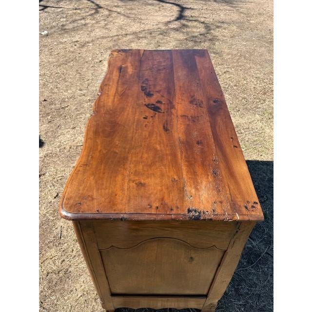 18th Century Large 18th Century French Louis XV Solid Walnut Period Chateau Chest of Drawer / Commodes For Sale - Image 5 of 18