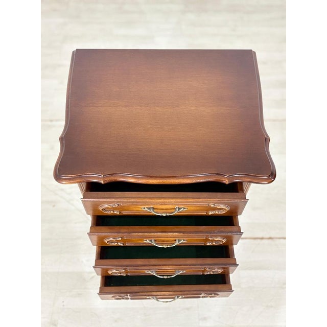 Chippendale Chest of Drawers / Vintage Washstand / Living Room Cabinet For Sale - Image 5 of 9