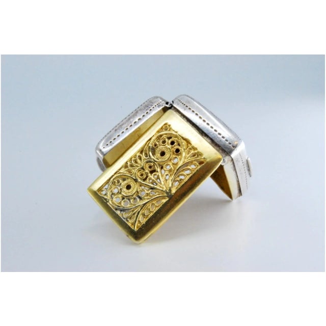 George IV Silver and Gold Vinaigrette Box with Lid Engraving For Sale - Image 9 of 10